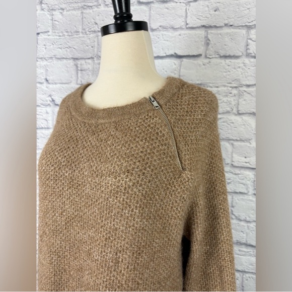 Abercrombie & Fitch sweater size Large - Picture 3 of 6